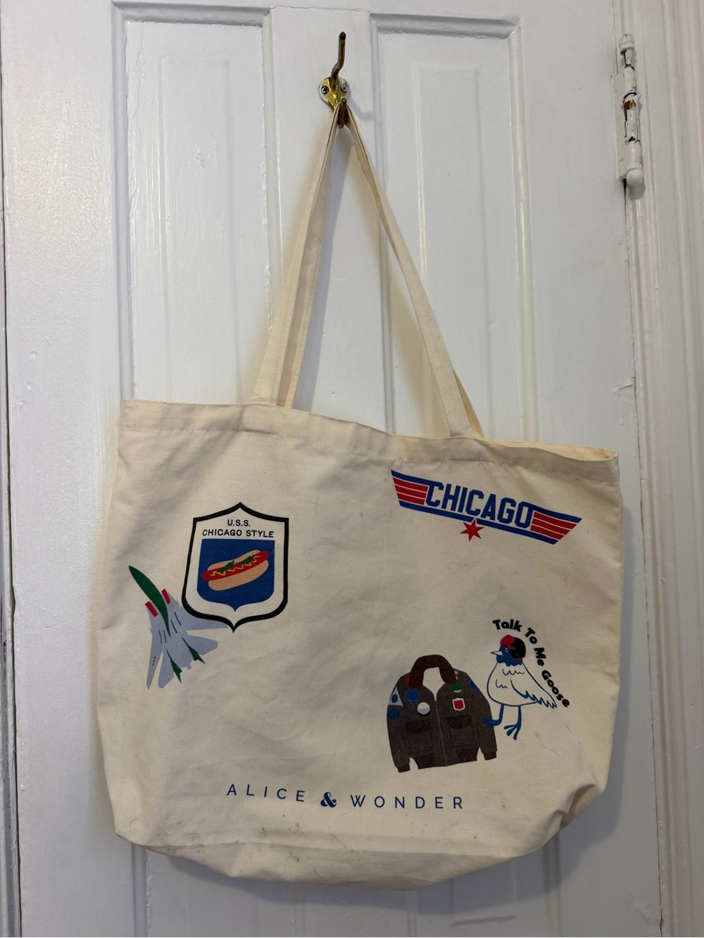 Alice & Wonder special edition air & water show tote